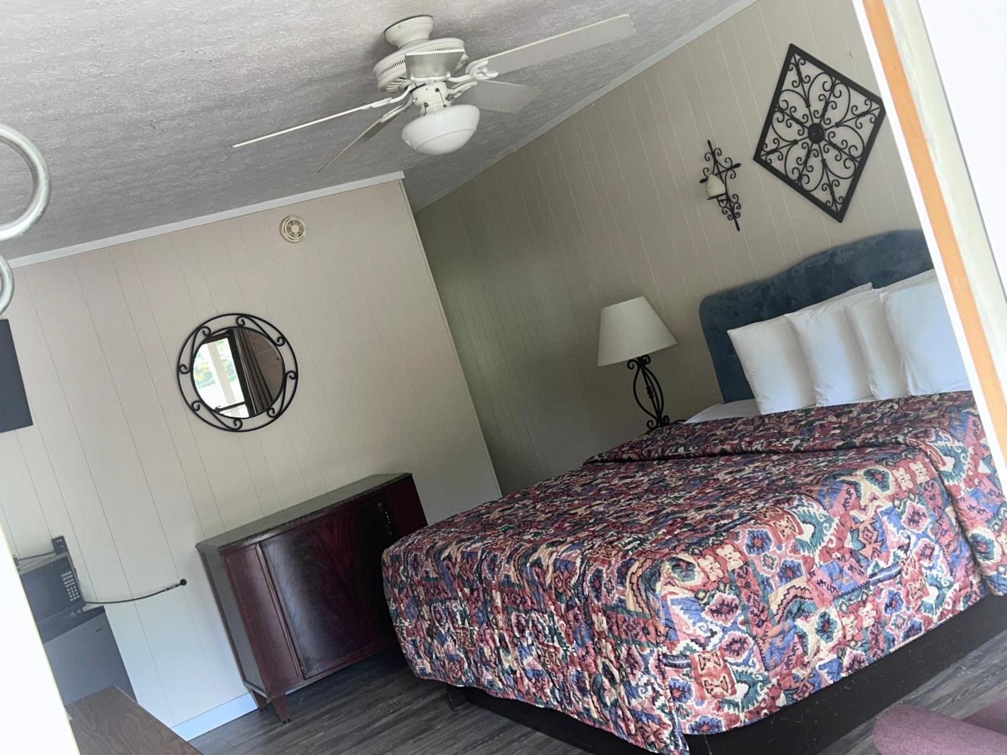Stony Creek Hotel 2*